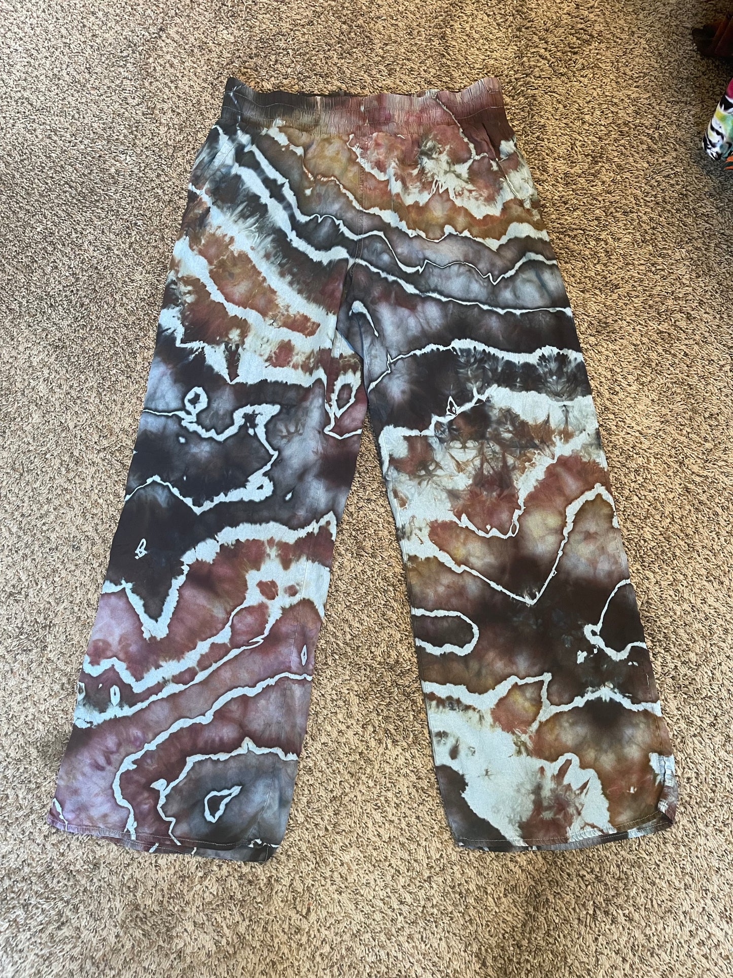 Large Casual Calvin Klein Pants!