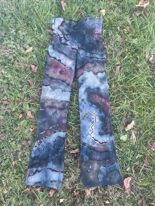 Medium Reversed Geode Yoga Pants