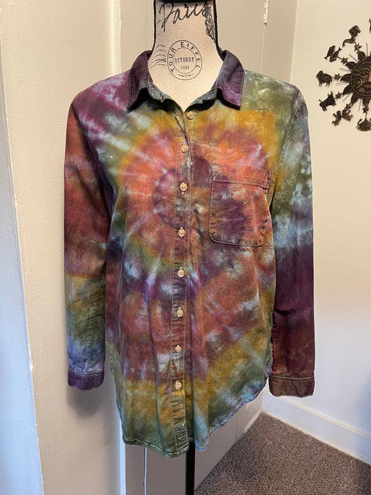 Women’s Small Spiral Button Down Shirt