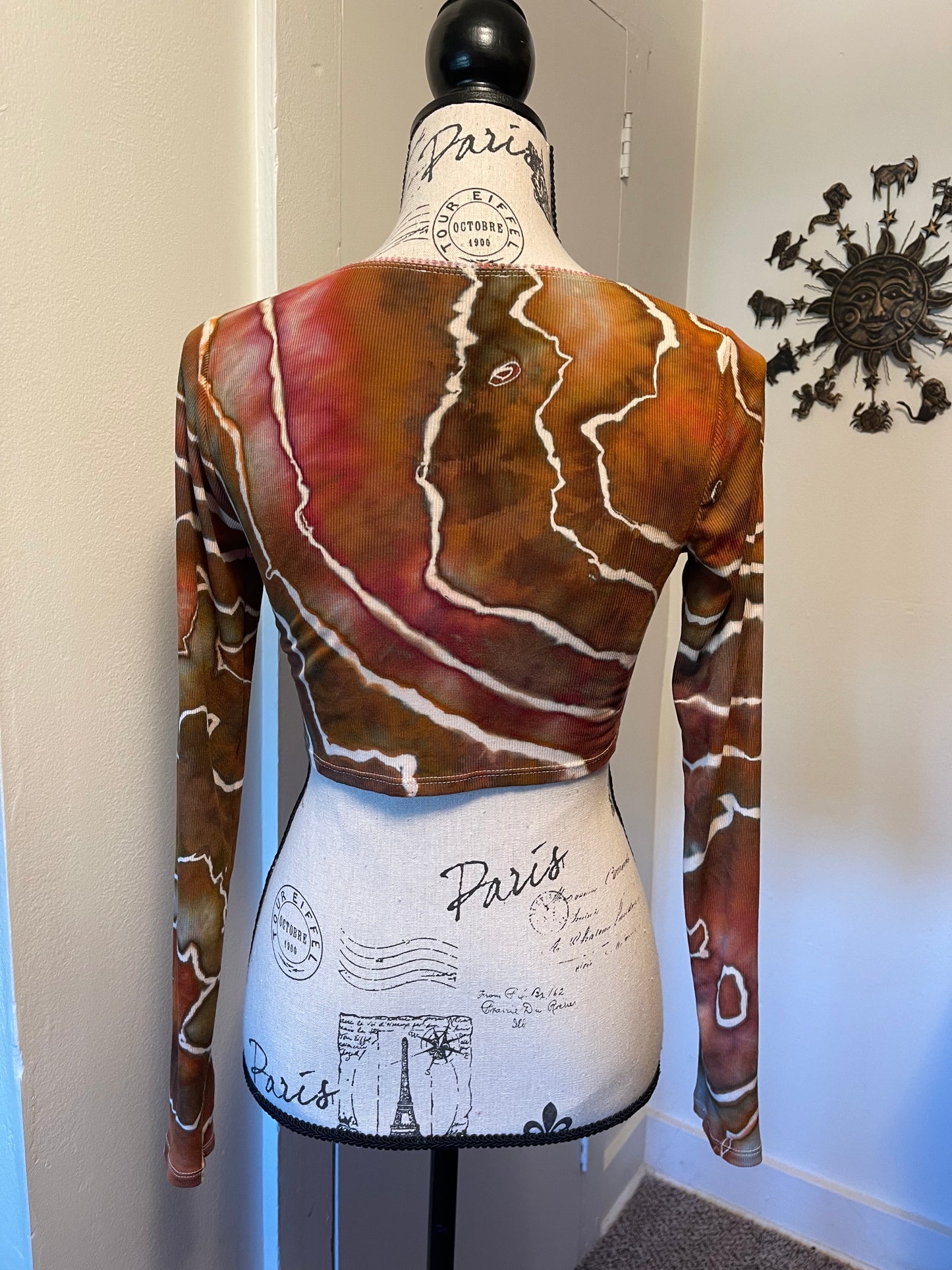 Medium Long Sleeve Crop Top